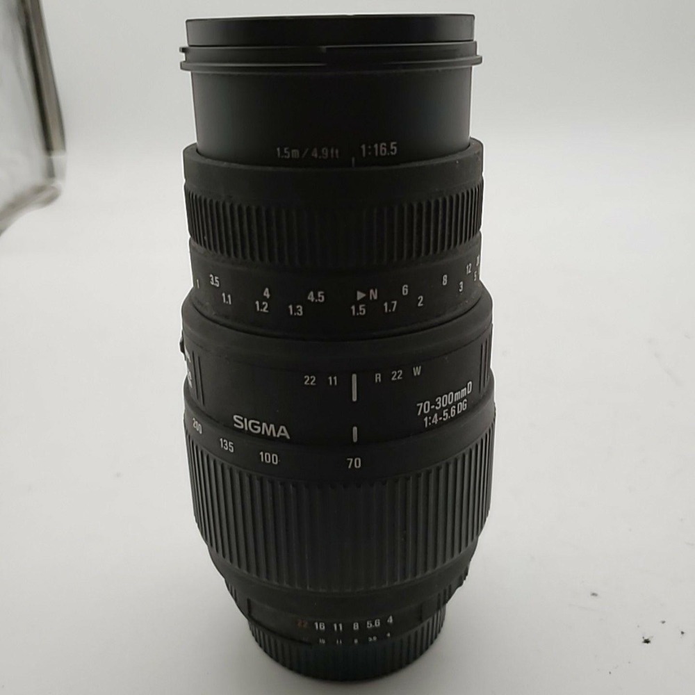 Sigma 70-300mm F/4-5.6 Telephoto Macro Zoom Lens Nikon F Mount Black Japan - Picture 6 of 6